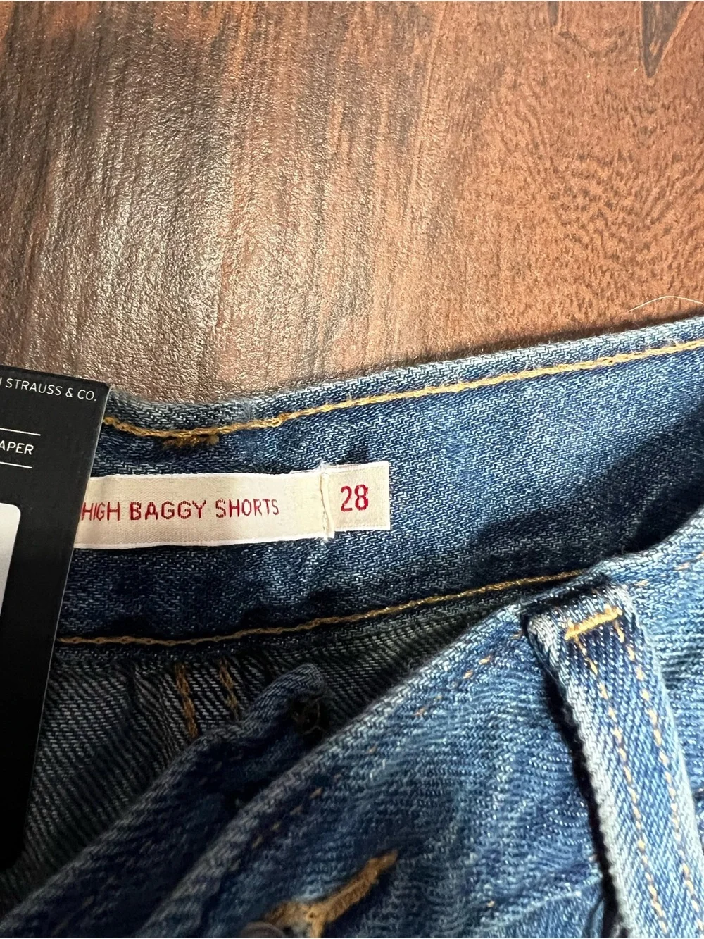 Levi’s Linen Denim Lightweight High Baggy Shorts Dark Wash Women’s 28